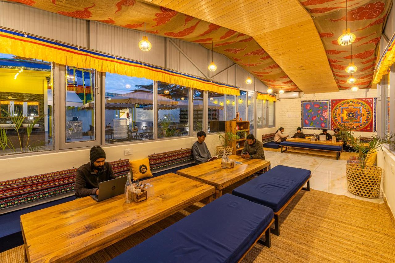 The Hosteller Mcleodganj, Mall Road McLeod Ganj Eksteriør billede