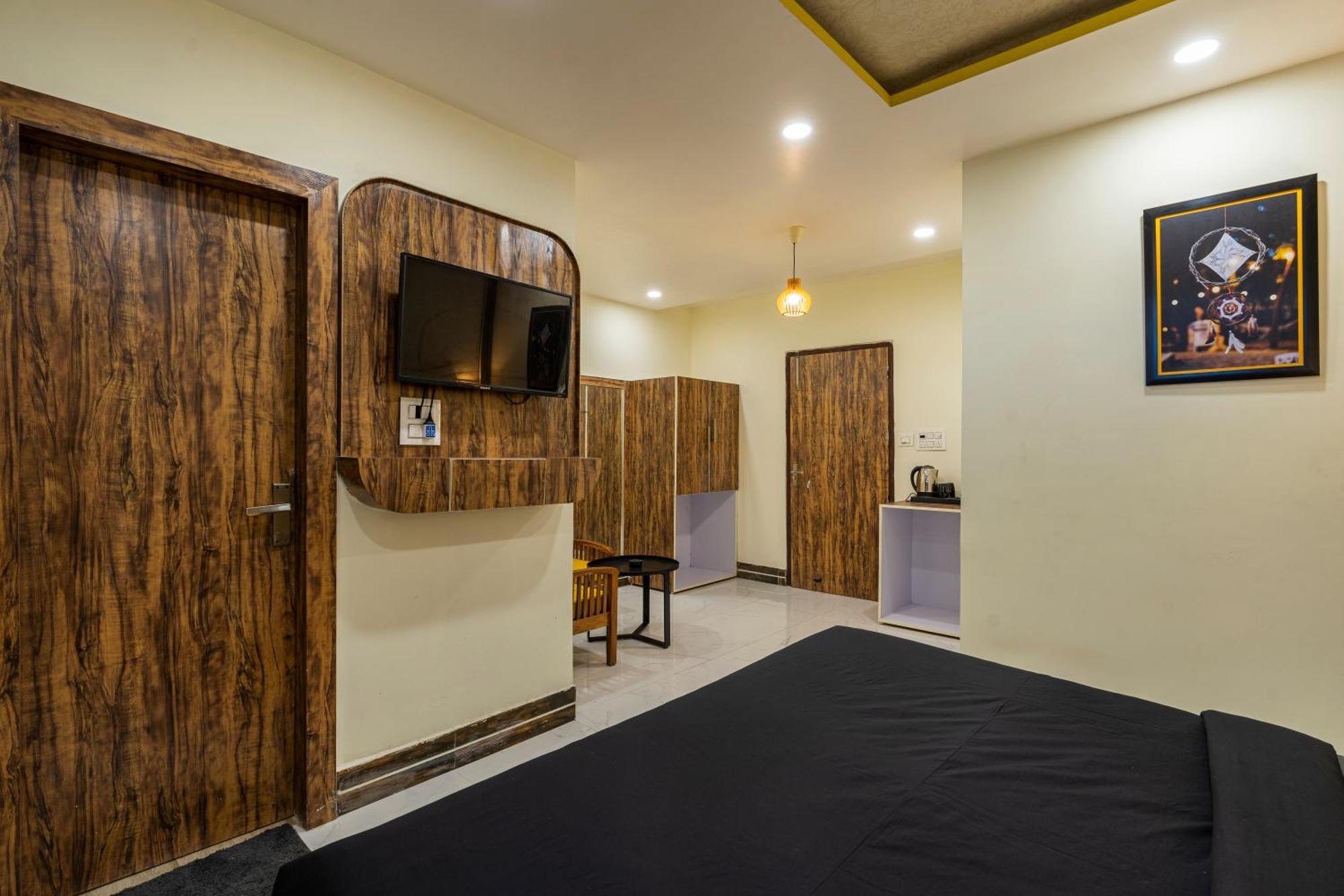 The Hosteller Mcleodganj, Mall Road McLeod Ganj Eksteriør billede