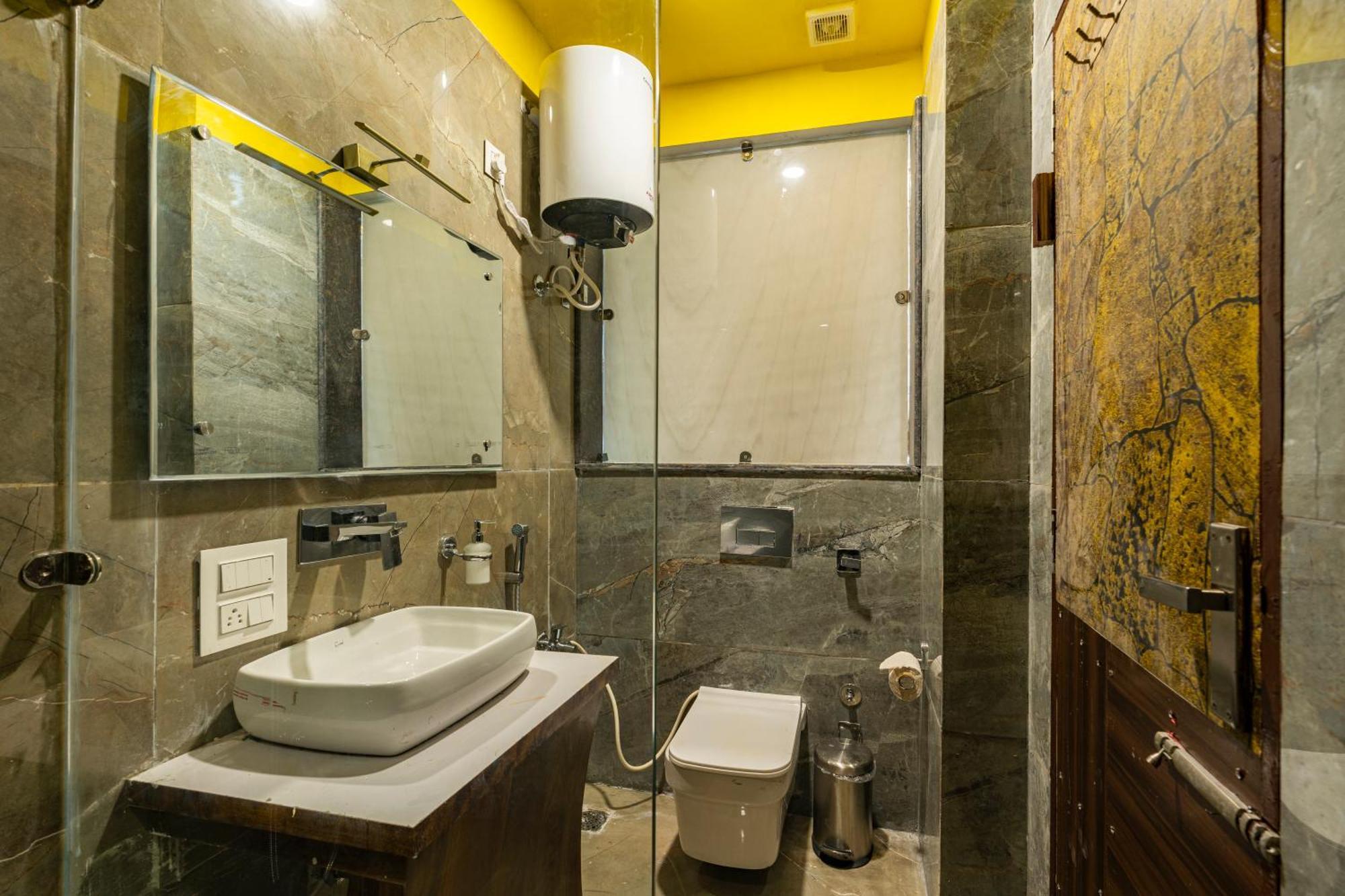 The Hosteller Mcleodganj, Mall Road McLeod Ganj Eksteriør billede